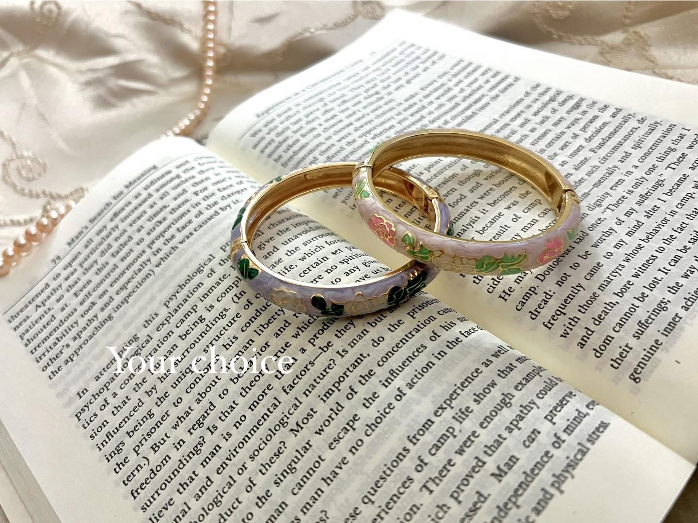 Enamel bracelet